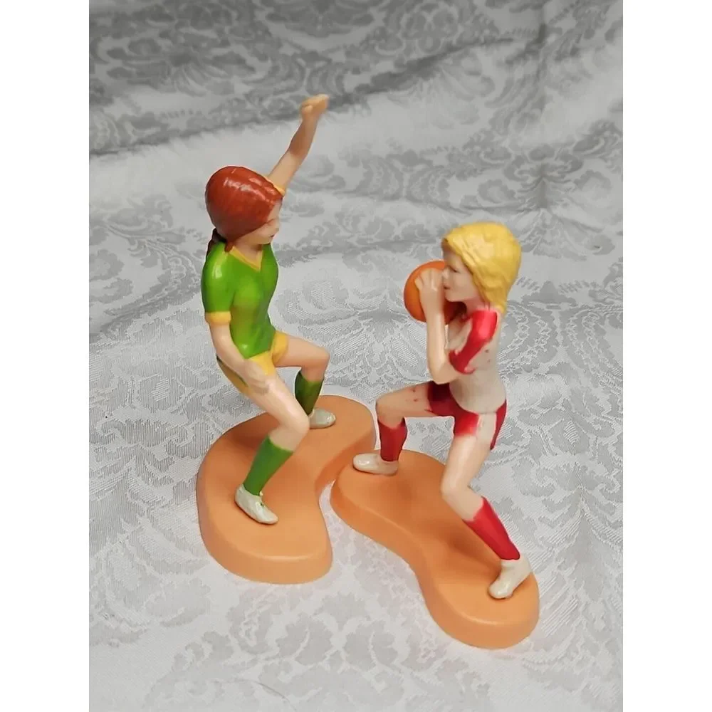 Wilton Cake Topper GIRLS‎ BASKETBALL Players 5.5